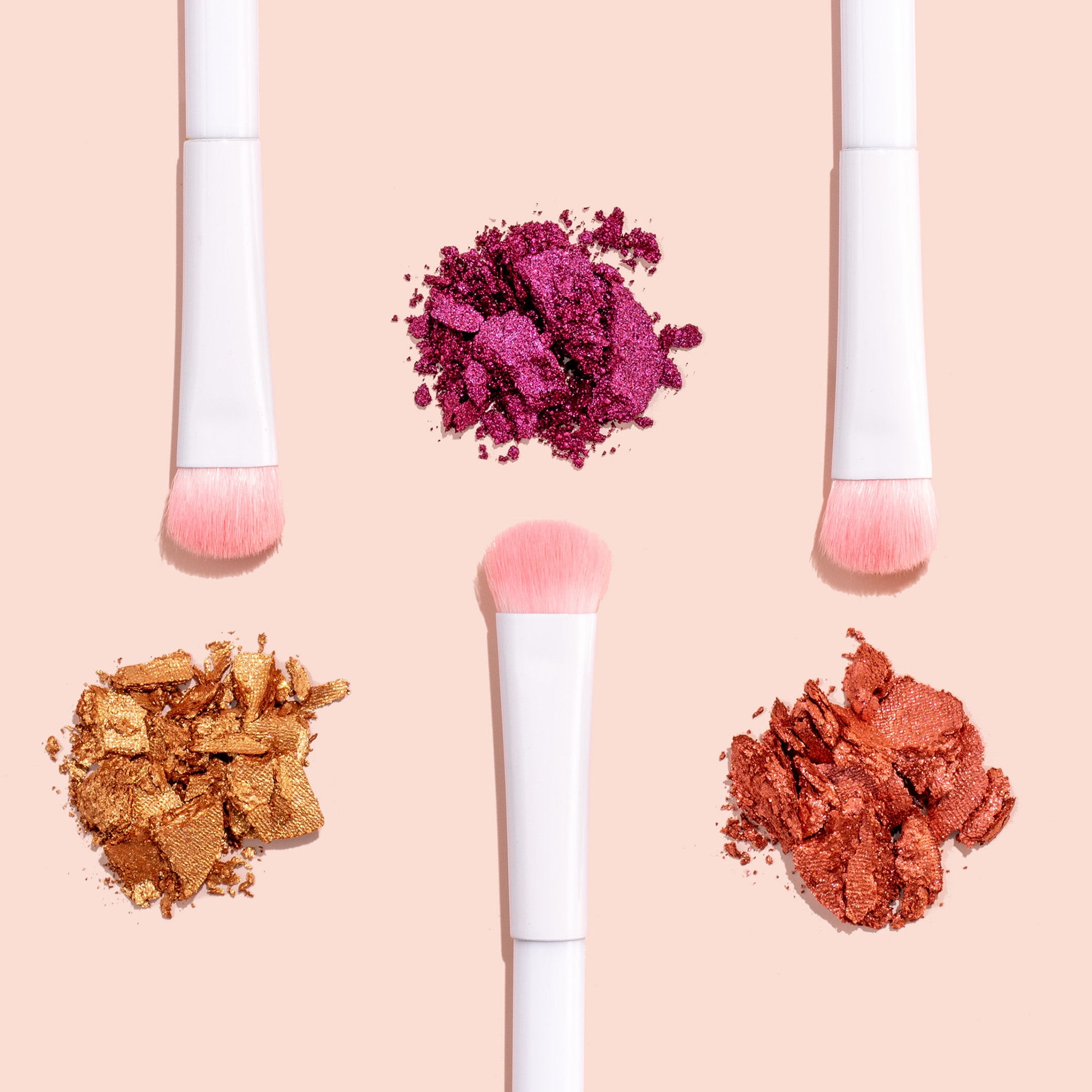 (4 pack) Wet n Wild Essential Brush, ultra-plush Eyeshadow Brush, Synthetic