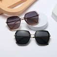 thumbnail image 2 of Men Polarized Retro Fashion Sunglasses Outdoor Sunshade Beach (Color : B, Size : Medium), 2 of 4