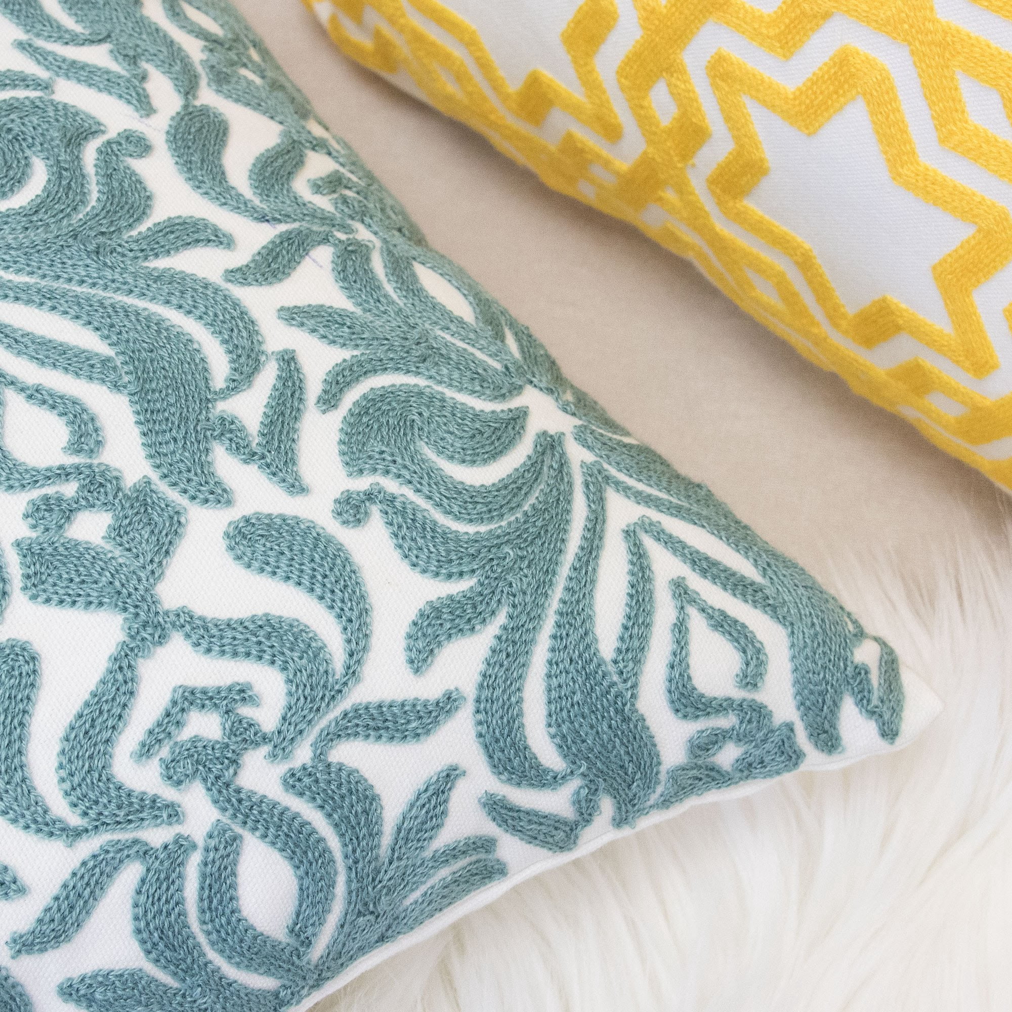 Casey Mint Abstract Polyester 18 in. x 18 in. Throw Pillow (Set of 2)