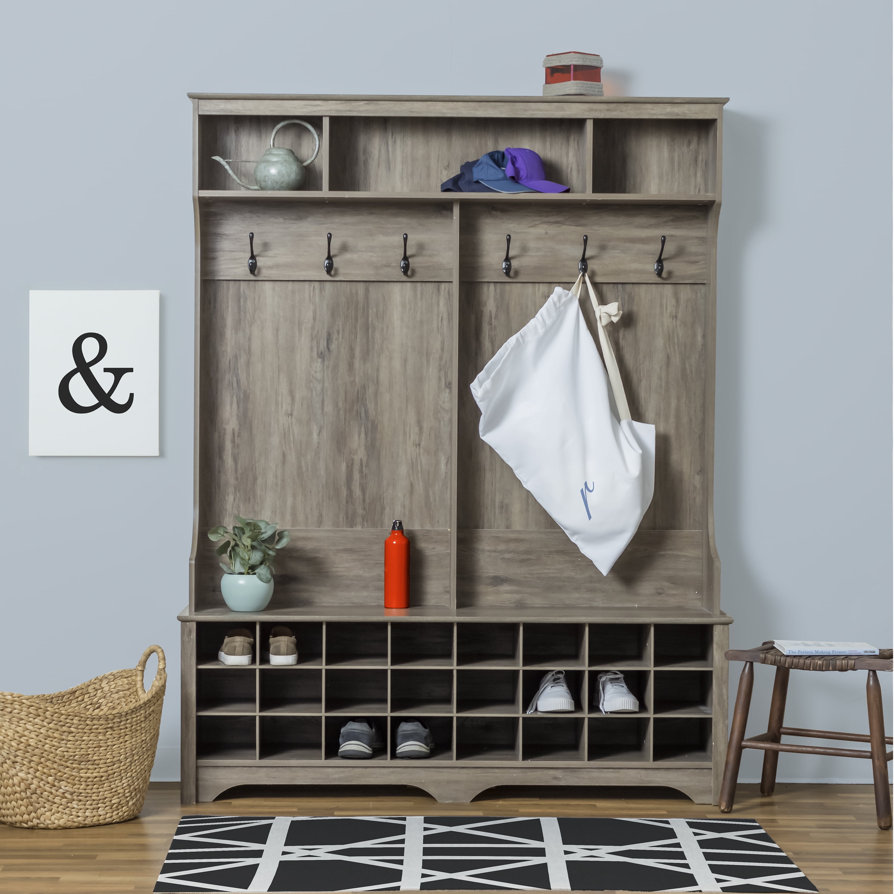 Simply Daisy Modern Monogram 28 x 36 in r Laundry Bag