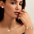 thumbnail image 3 of Conjunto de joyería MPRAINBOW chapado en oro de 18K con diseño floral, 3 of 6