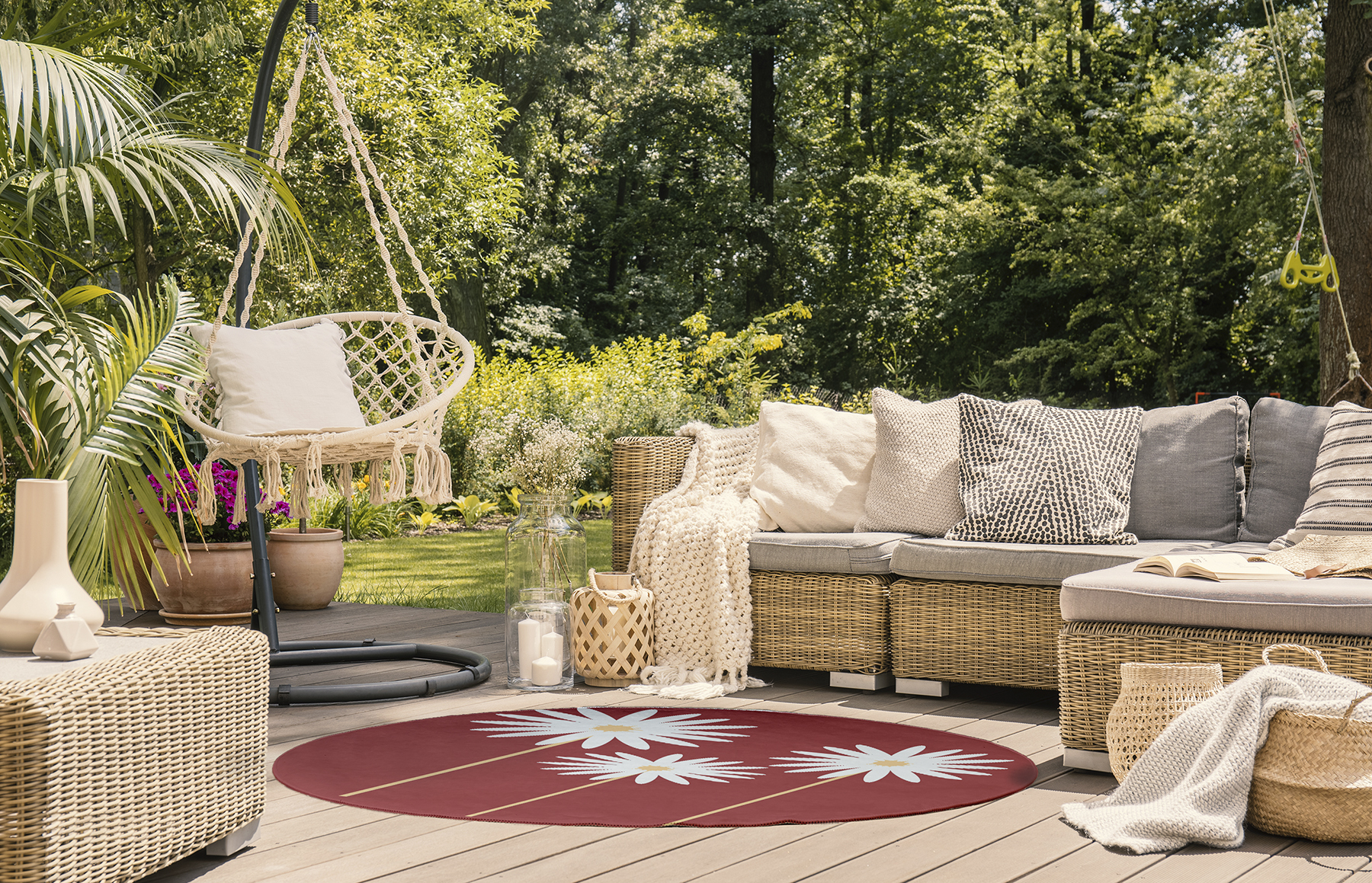 Simply Daisy 5' Round Ligonberry Red Floral Print Spring Chenille Indoor/Outdoor Rug