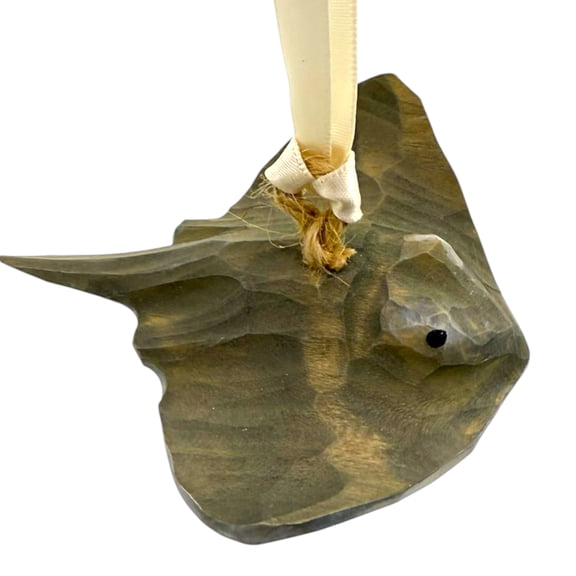 Stingray Christmas Tree Ornament – Wood Carved Coastal Art Hanging Holiday Figurine Decoration