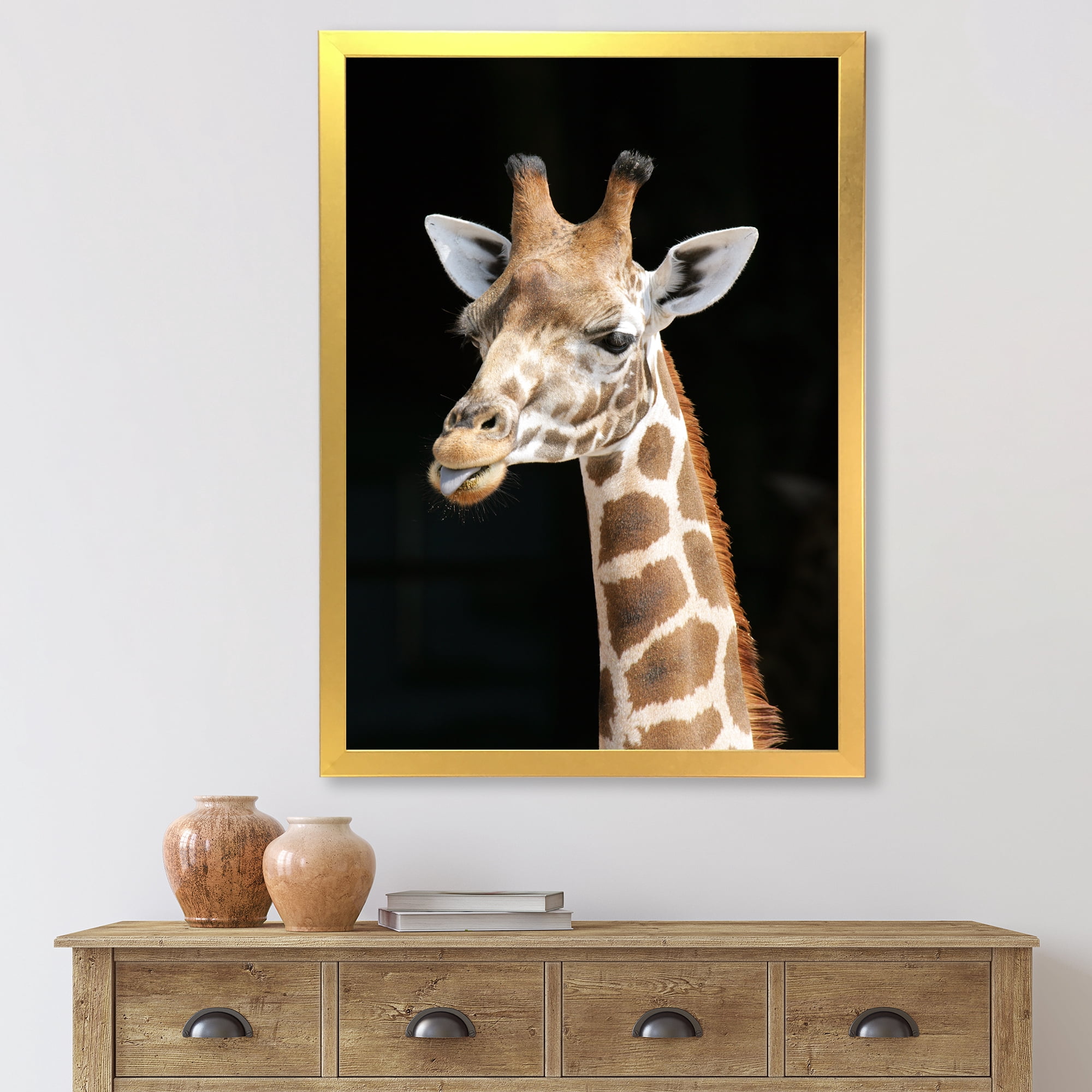 Designart 'Close Up Portrait Of A Giraffe On Black III' Farmhouse Framed Art Print