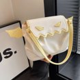thumbnail image 3 of Bolso bandolera con alas de murciélago para mujer bolso ajustable de PU bolso de dulces de Halloween, 3 of 9