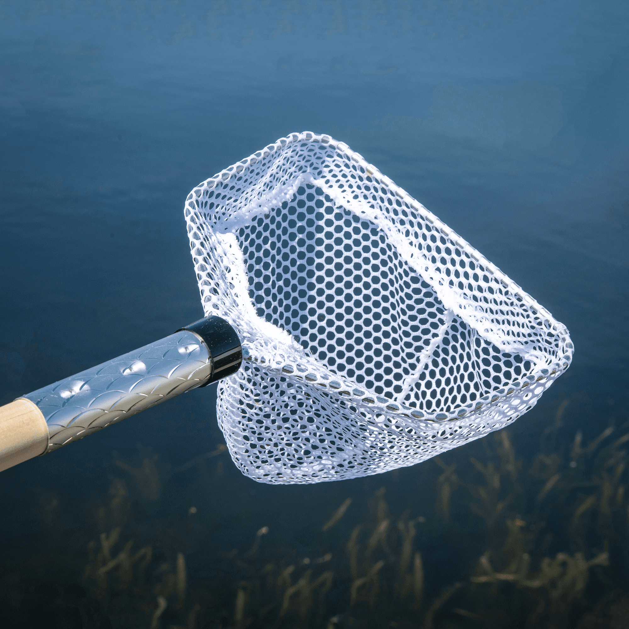Tsunami Folsom Wood Handle Bait Net Fine Mesh – 13 in. Handle