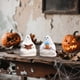 thumbnail image 4 of Juego de dos adornos de resina para Halloween con forma de fantasma lector para patio al aire libre y hogar., 4 of 5