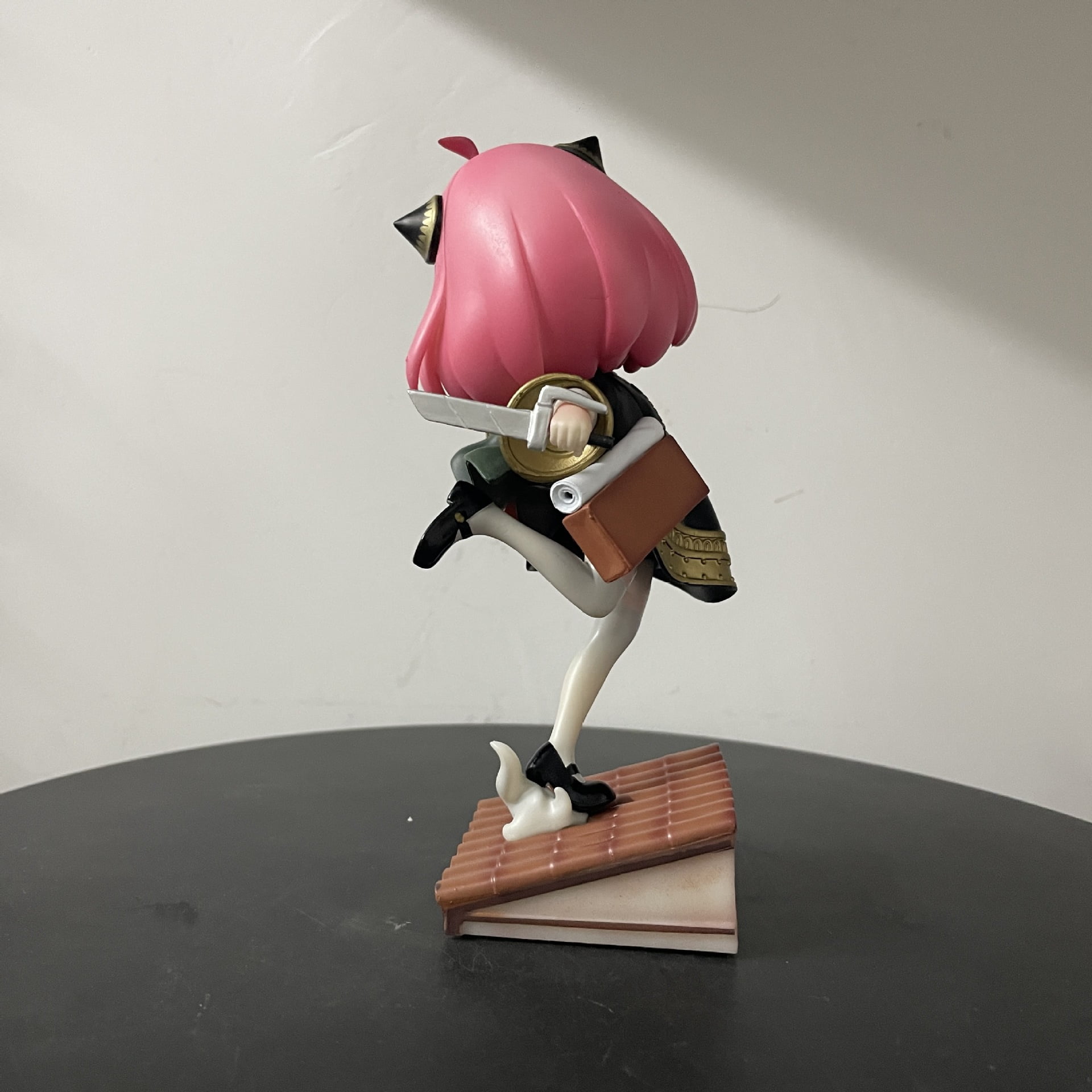 Levi Anya double-headed anime figure
