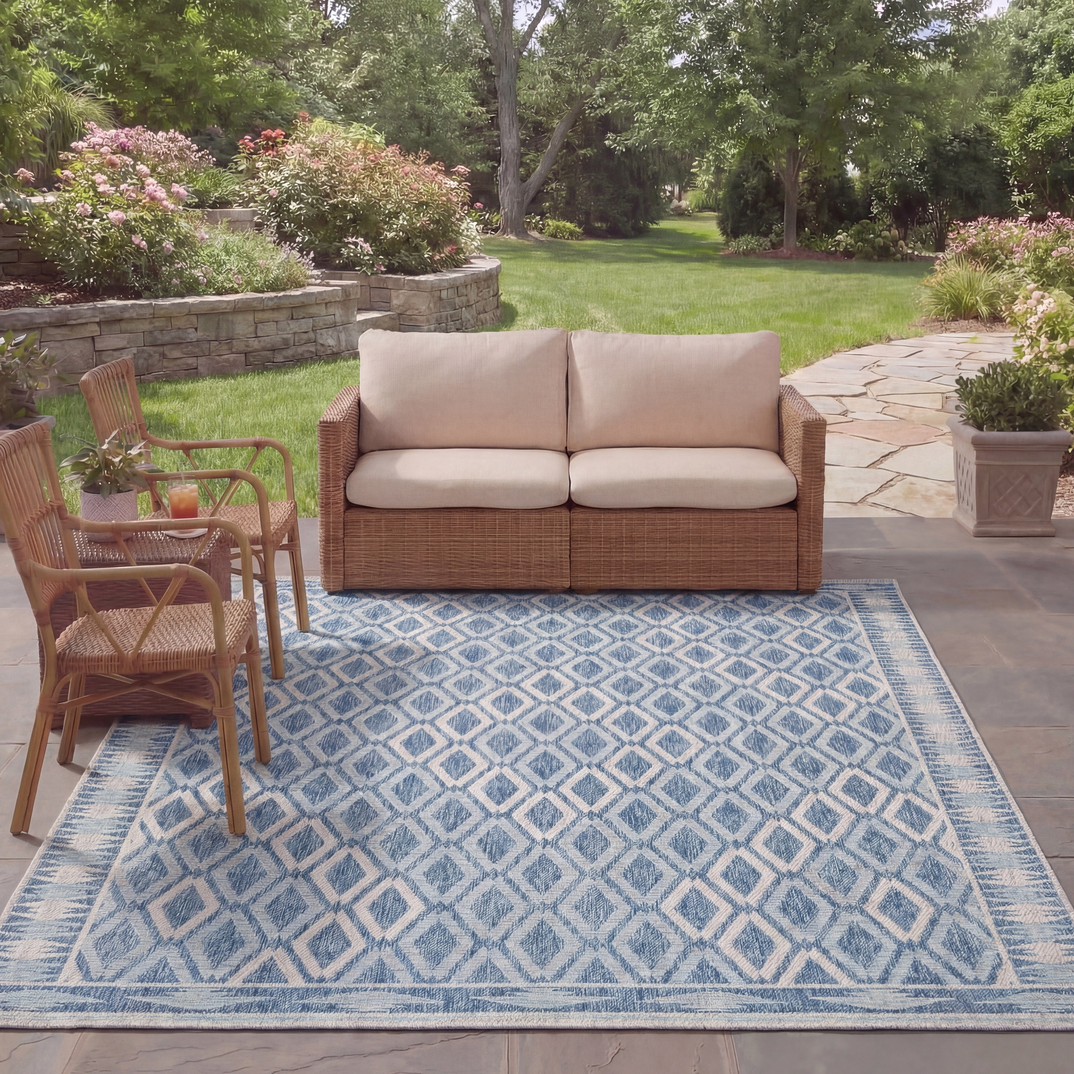 SAFAVIEH Courtyard Nicholas Geometric Diamonds Indoor/Outdoor Area Rug, 9' x 12', Navy/Grey