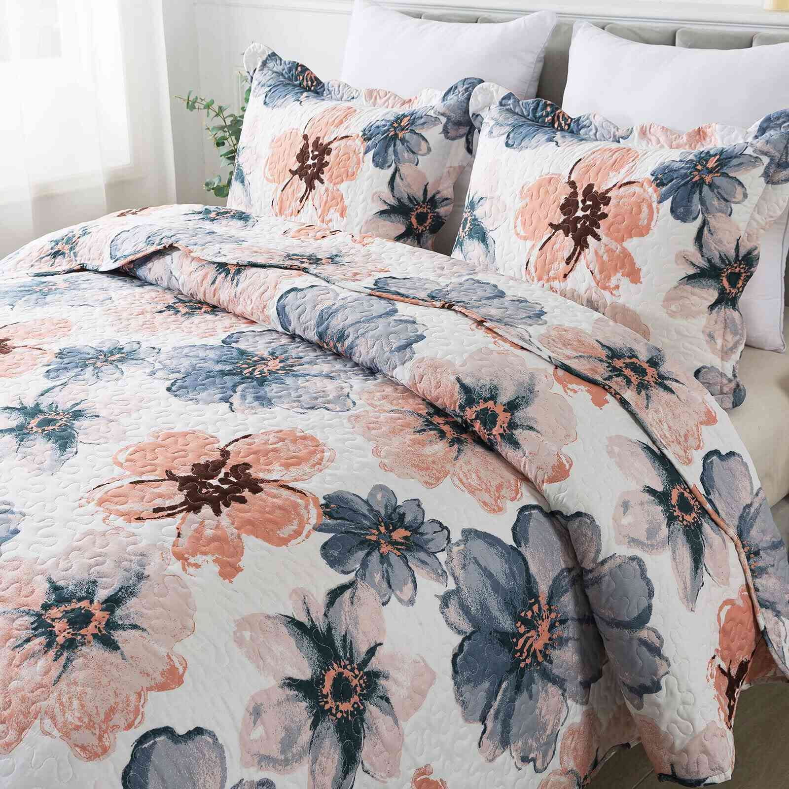 WannaToo Quilts Queen Size - 3 Piece Microfiber Quilt set Reversible Bedspreads Patchwork Coverlets Floral Bedding Set All Season, Blue and Pink