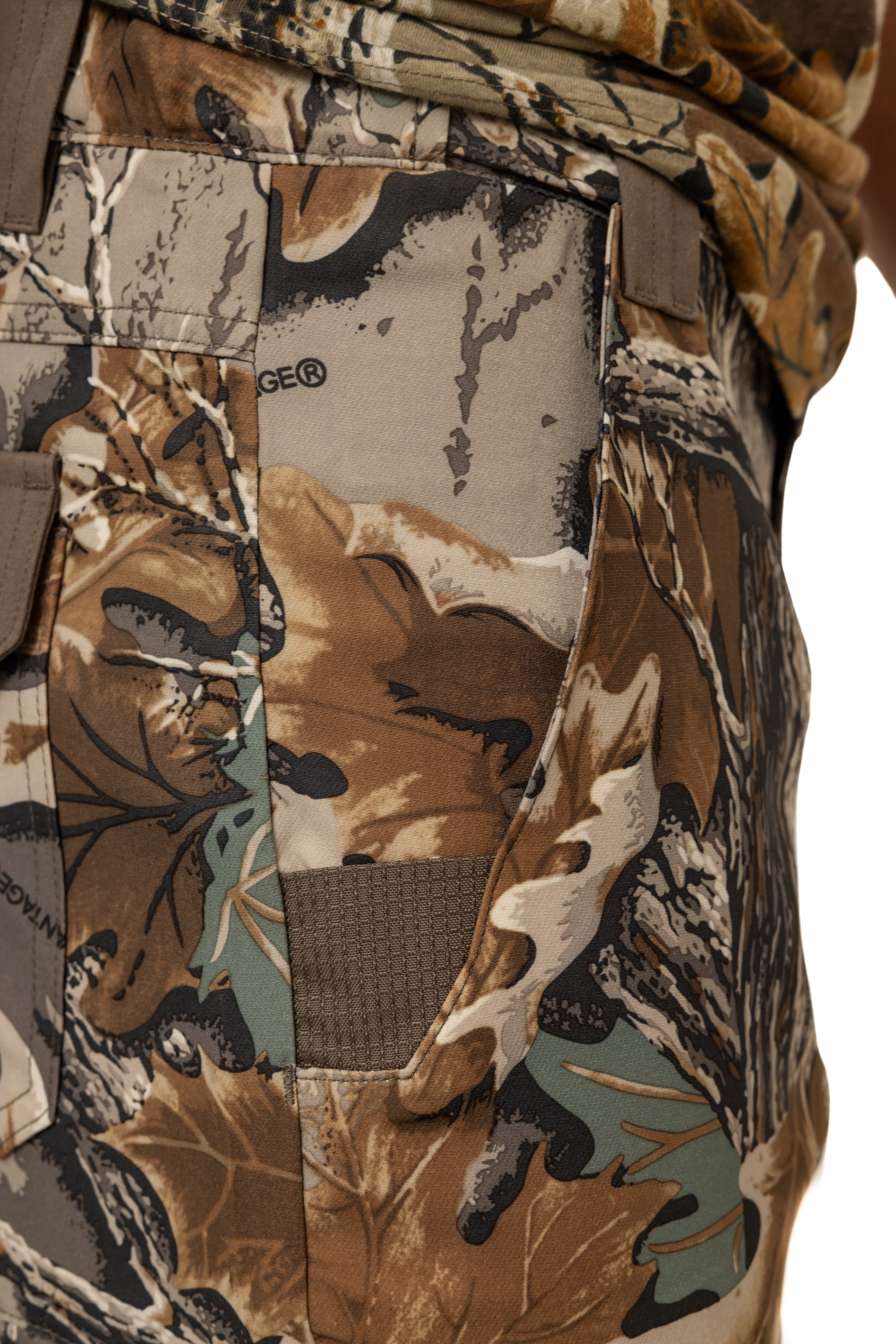 Realtree Men's All-Season Hunting Cargo Pants – Advantage Classic Camo, Stretch Fabric, 6 Pockets, Sizes S–5XL