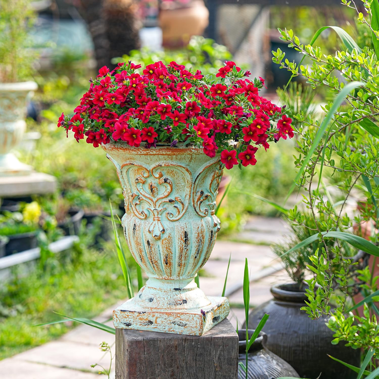 Sungmor Vintage Resin Trophy Planter, 13 Inch Embossed Design Garden Urn with Drainage Hole, Decorative Plant Pot Indoor Outdoor Plant Container, Shabby Chic Flower Vase Home Decor