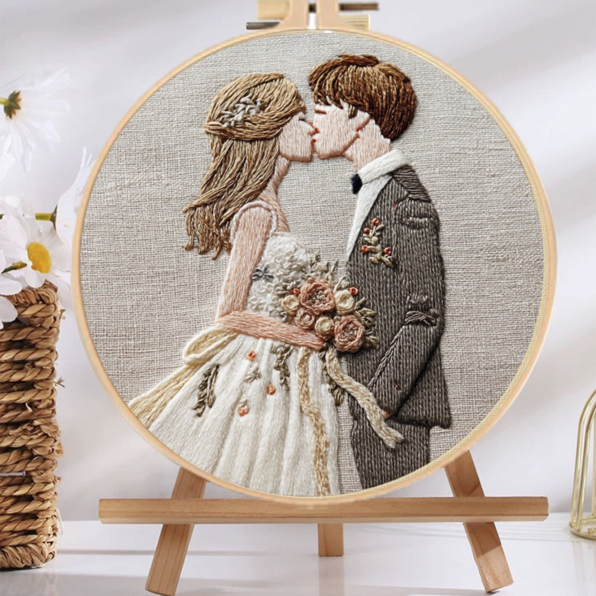 4‑Pack Wedding Embroidery Kits for Newlyweds DIY Cross Stitch Kit Bride & Groom Kissing Design Hoops Threads Patterns Gift Set