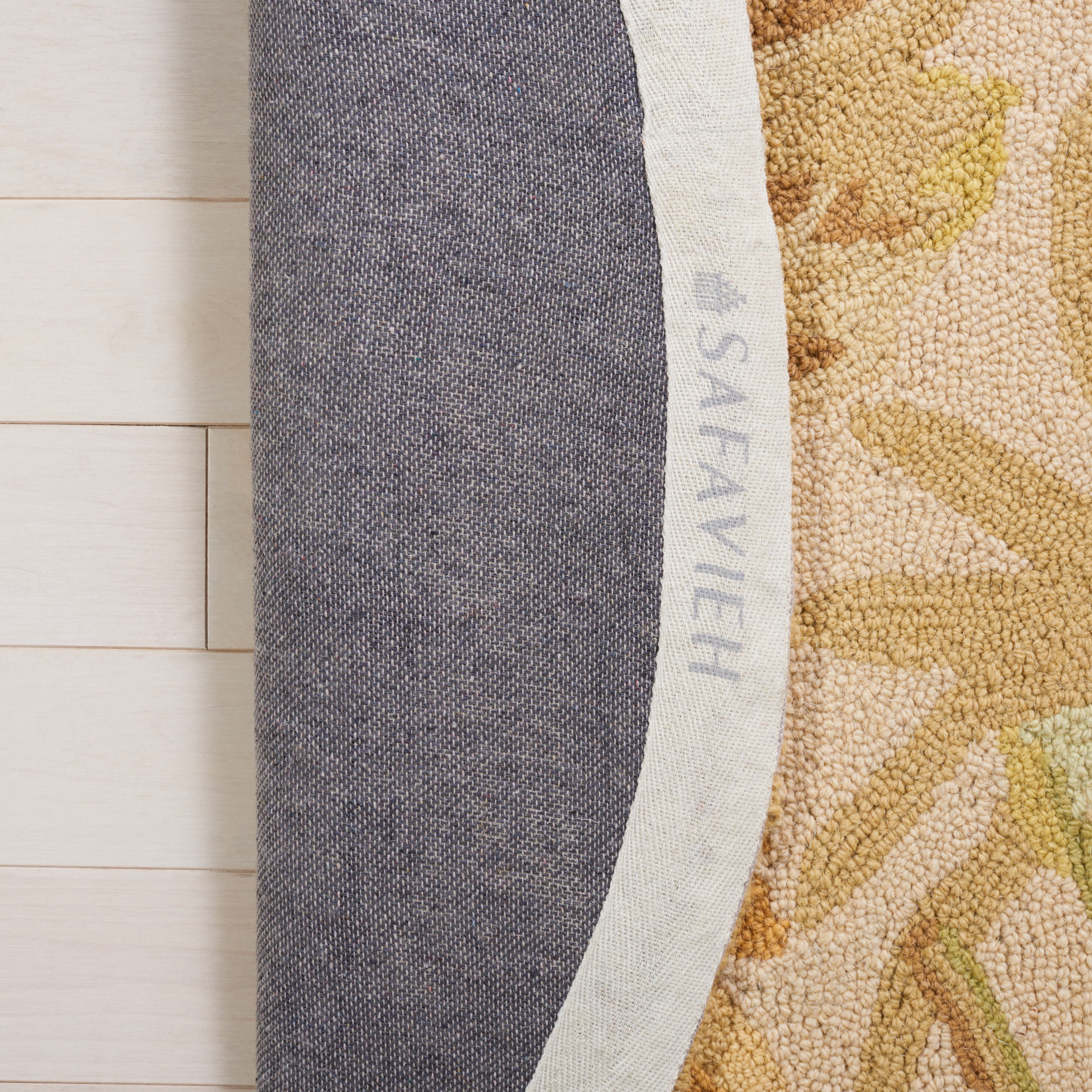 Safavieh Chelsea Enric Floral Area Rug, Ivory, 7'6" x 9'6" Oval
