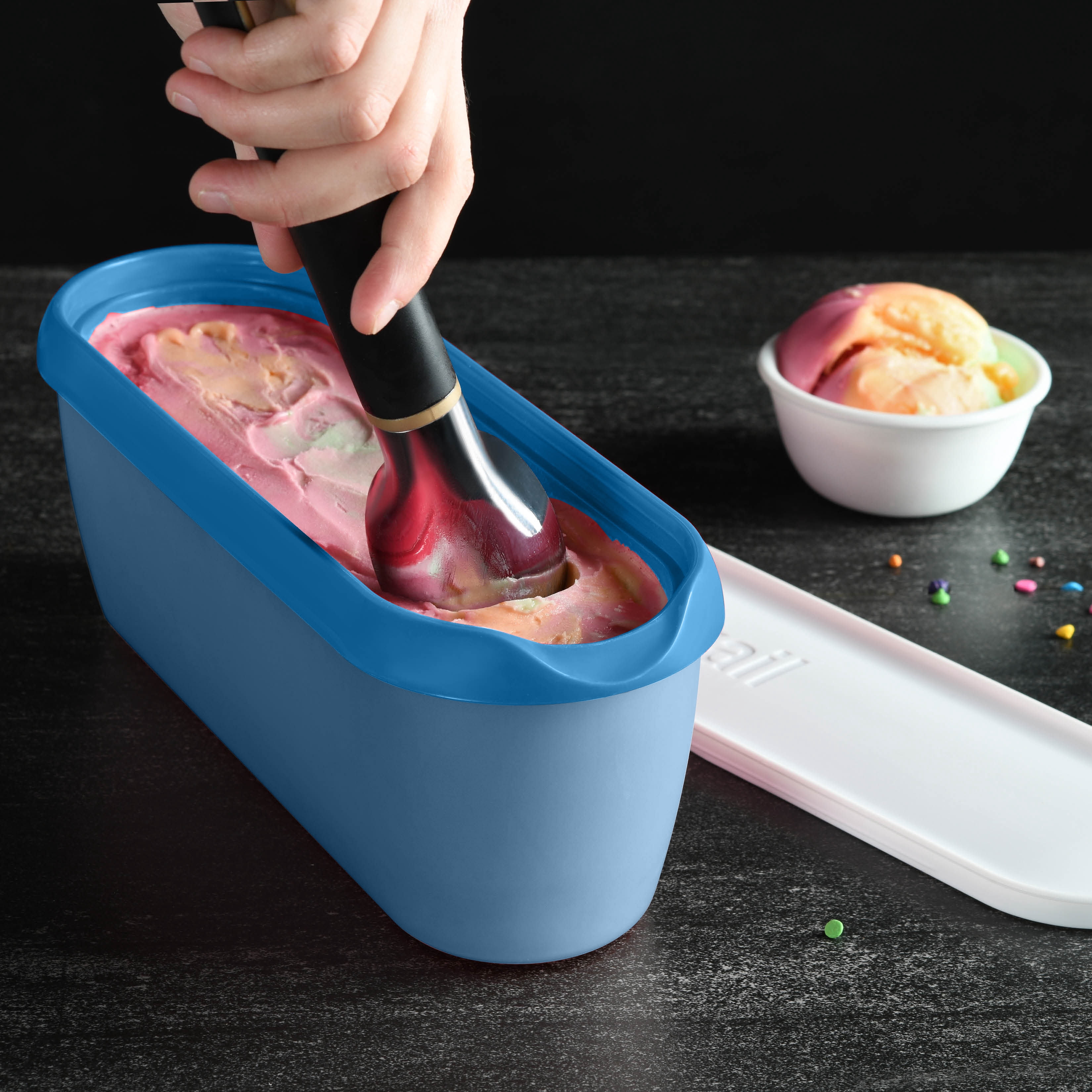 Luxail Ice Cream Container with Lids, BPA Free Plastic, Double Insulated, 1.5 Quart, Turquoise and Blue