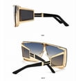 thumbnail image 3 of Gafas de sol de una pieza con montura plana retro de gran tamaño para mujer, 3 of 4