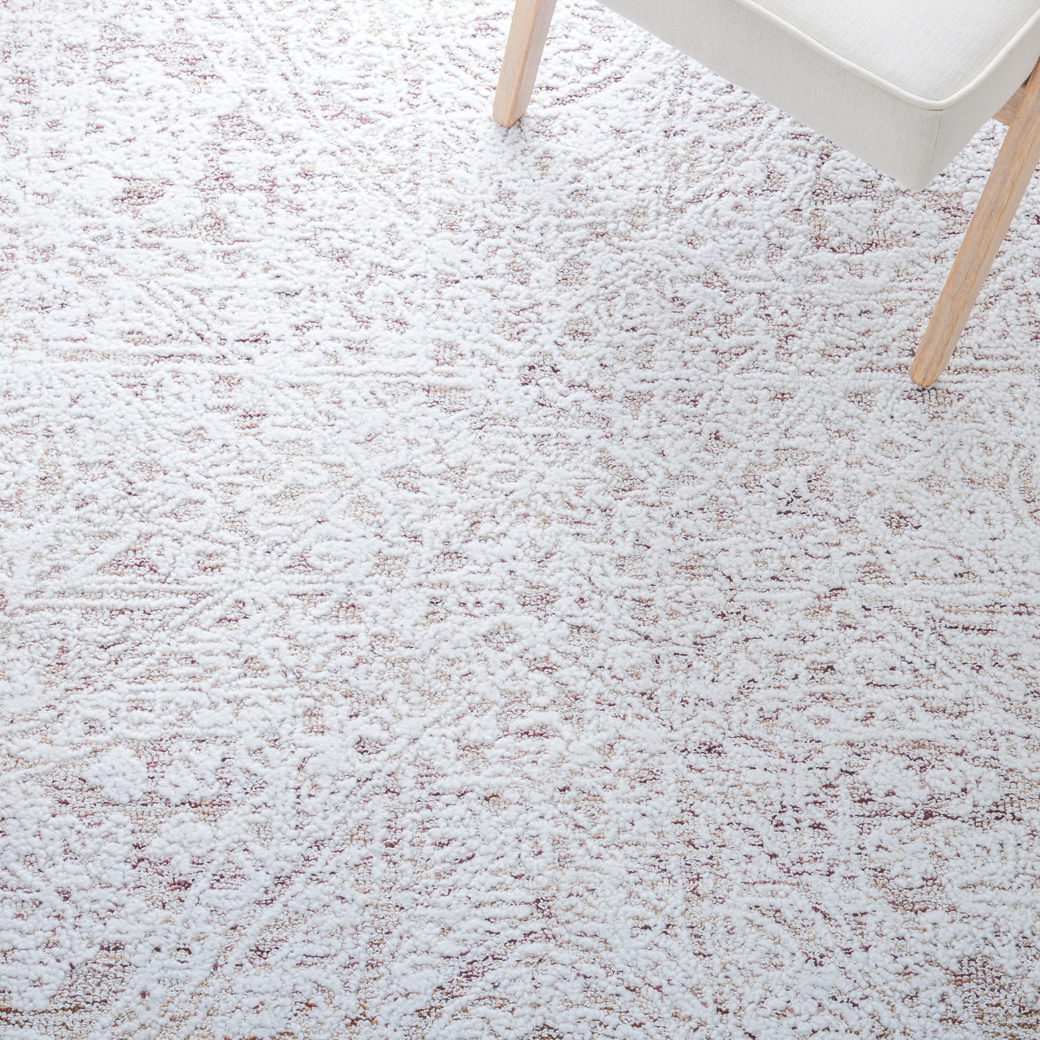 Safavieh Metro Smith Medallion Area Rug, Ivory/Beige, 5' x 8'