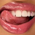 thumbnail image 4 of Lanc&ocirc;me Lip Id&ocirc;le JuicyTreat - Lip Gloss 3D, Labial, Hidrata al Instante con 20% Escualano, &Aacute;cido Hialur&oacute;nico y MAXI-LIP, Consigue Labios Voluminosos y Suaves, 4 of 7