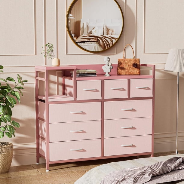 Rosa dormitorio cómoda: de anchura mesa de TV con estación de carga, abiertos estante, y 9 grande almacenamiento cajones para sala de estar