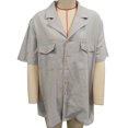 thumbnail image 1 of Camisa de manga corta para hombre Bolsillos en el busto Cuello vuelto Cierre de botón Color puro Blusa informal de verano Gris L, 1 of 3