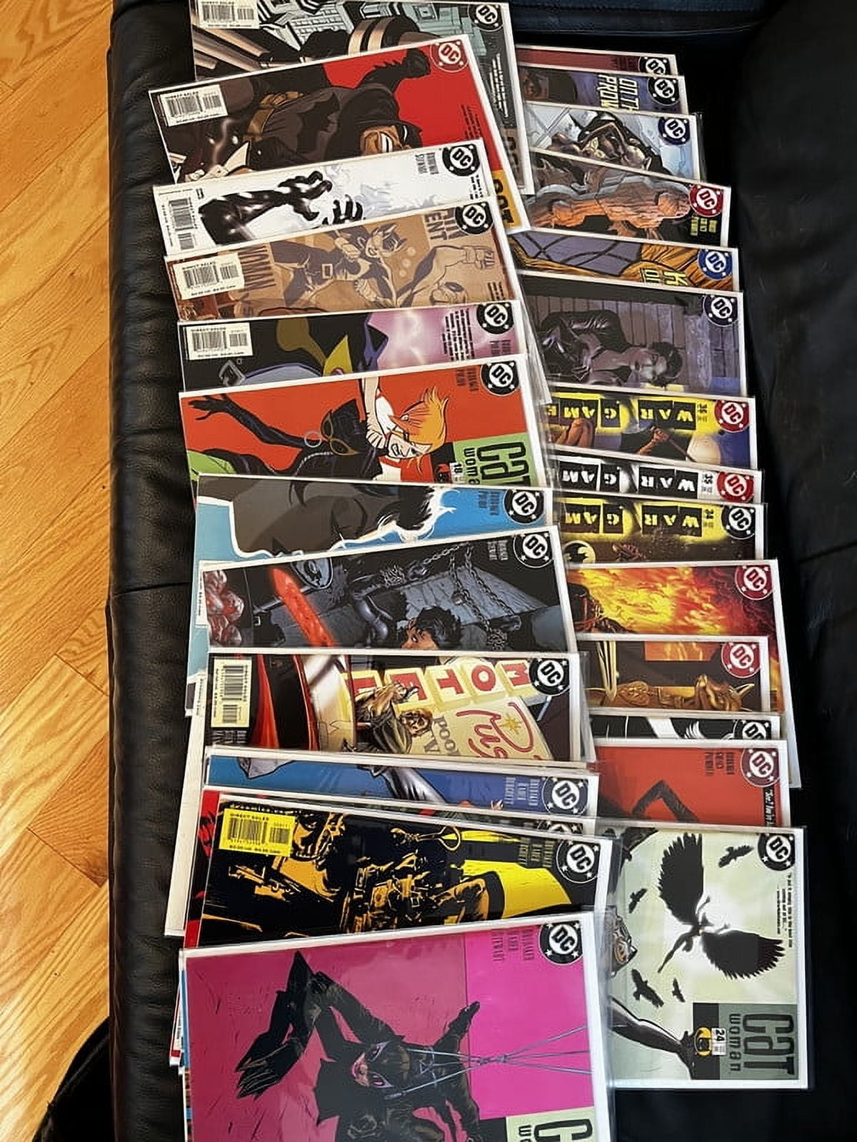 Catwoman 34 BOOK LOT 5-24, 28,31, 33-41 43 BRUBAKER STEWART PULIDO 2002