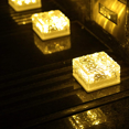 thumbnail image 4 of Paquete de 4 luces solares de ladrillo - Luces solares de cubitos de hielo Luces de camino de paisaje Camino de patio de jardín al aire libre, 4 of 5