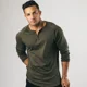 thumbnail image 2 of Camisetas de gimnasio con botones para correr para hombre, ropa masculina unicolor, tendencias de moda sencillas 2024, estilo Harajuku A con estilo Y2k Xl, 2 of 5
