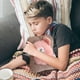 thumbnail image 4 of Xihbxyly Bolsa de Agua Caliente, Alivio Calmante para El Dolor Menstrual, Confort Muscular y Articular, Reducción Del Estrés, Ayuda para Dormir con Frío, Funda Suave para La Bolsa de Agua, Tamaño 28, 4 of 6