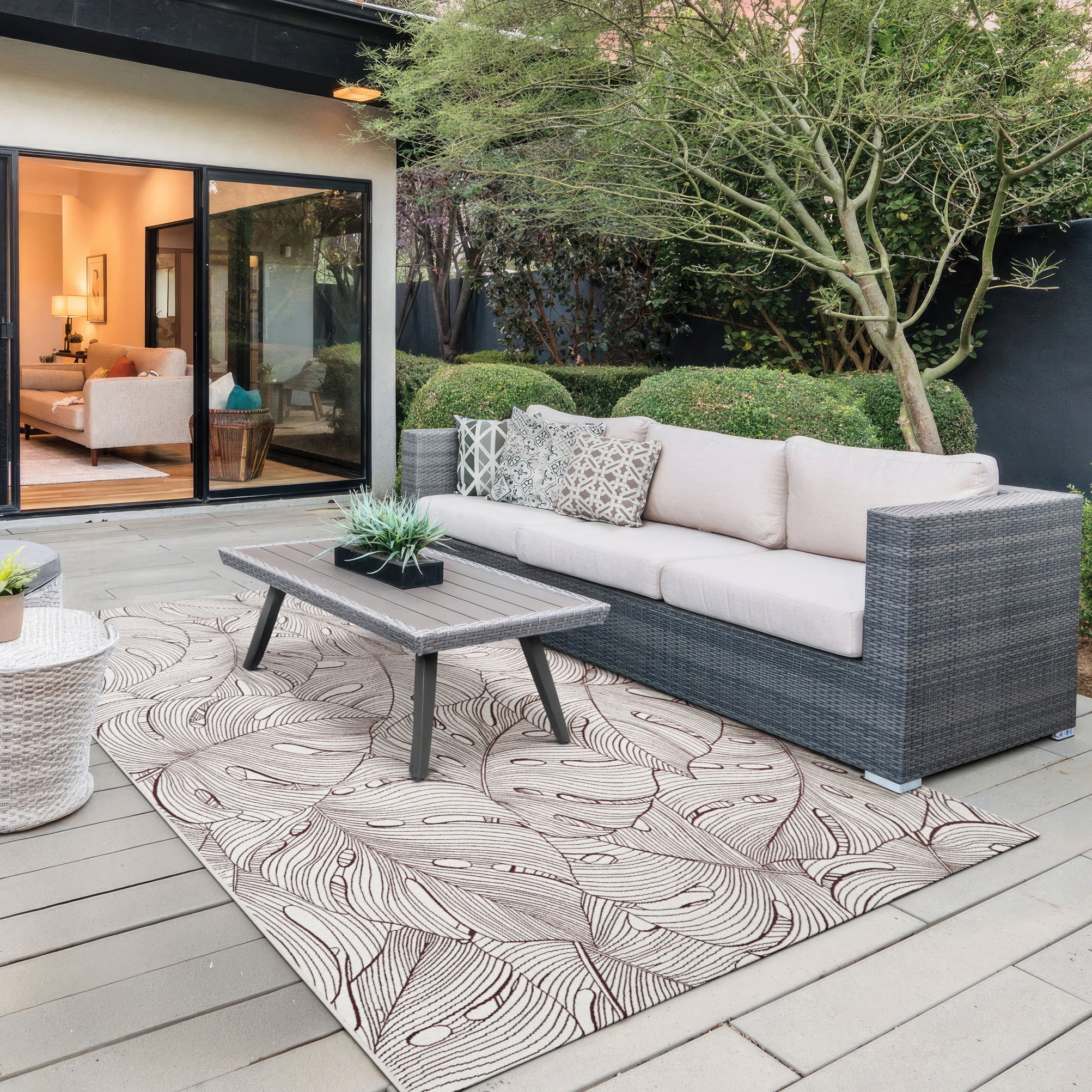 Couristan Castille Palma 8'1" x 11'2" Rouge Outdoor Rug