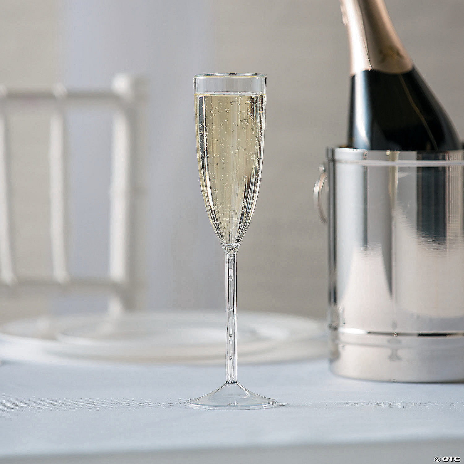 Fun Express Premium Plastic Etched Champagne Flutes Bulk, 100 ct