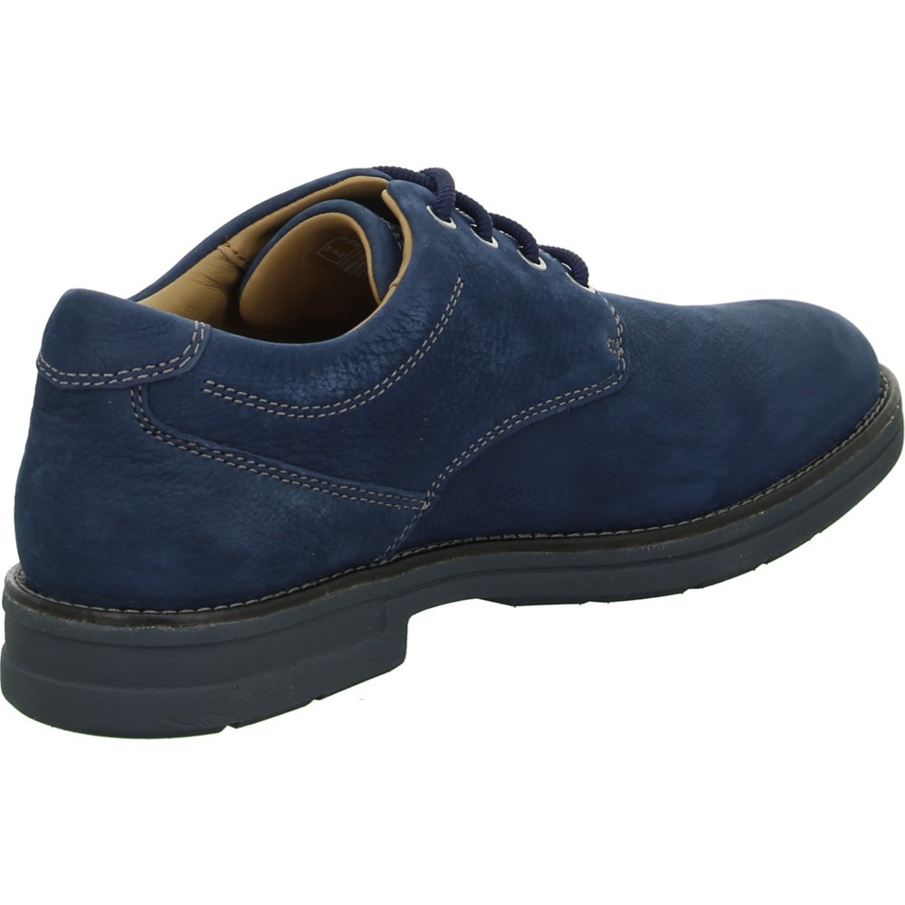 clarks banning plain