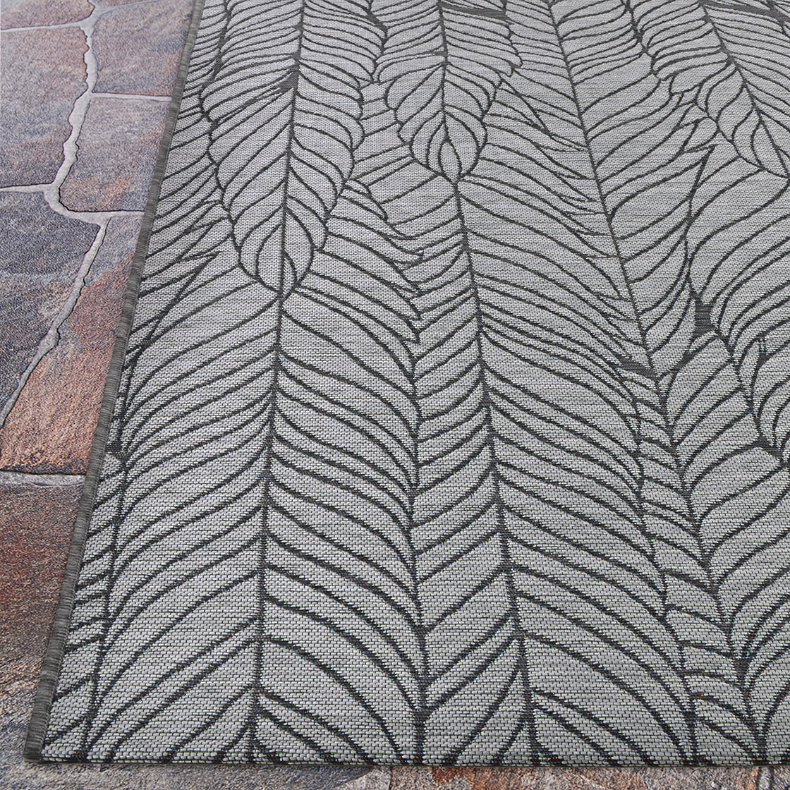 Couristan Dolce Majorelle Indoor/Outdoor Area Rug, Silver-Black, 2'3" x 7'10" Runner
