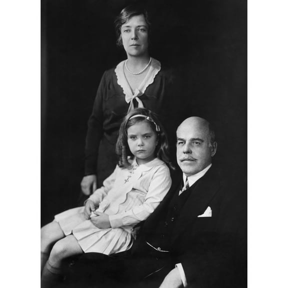 Nicholas And Alice Roosevelt Longworth And Their Daughter Paulina History (18 x 24)