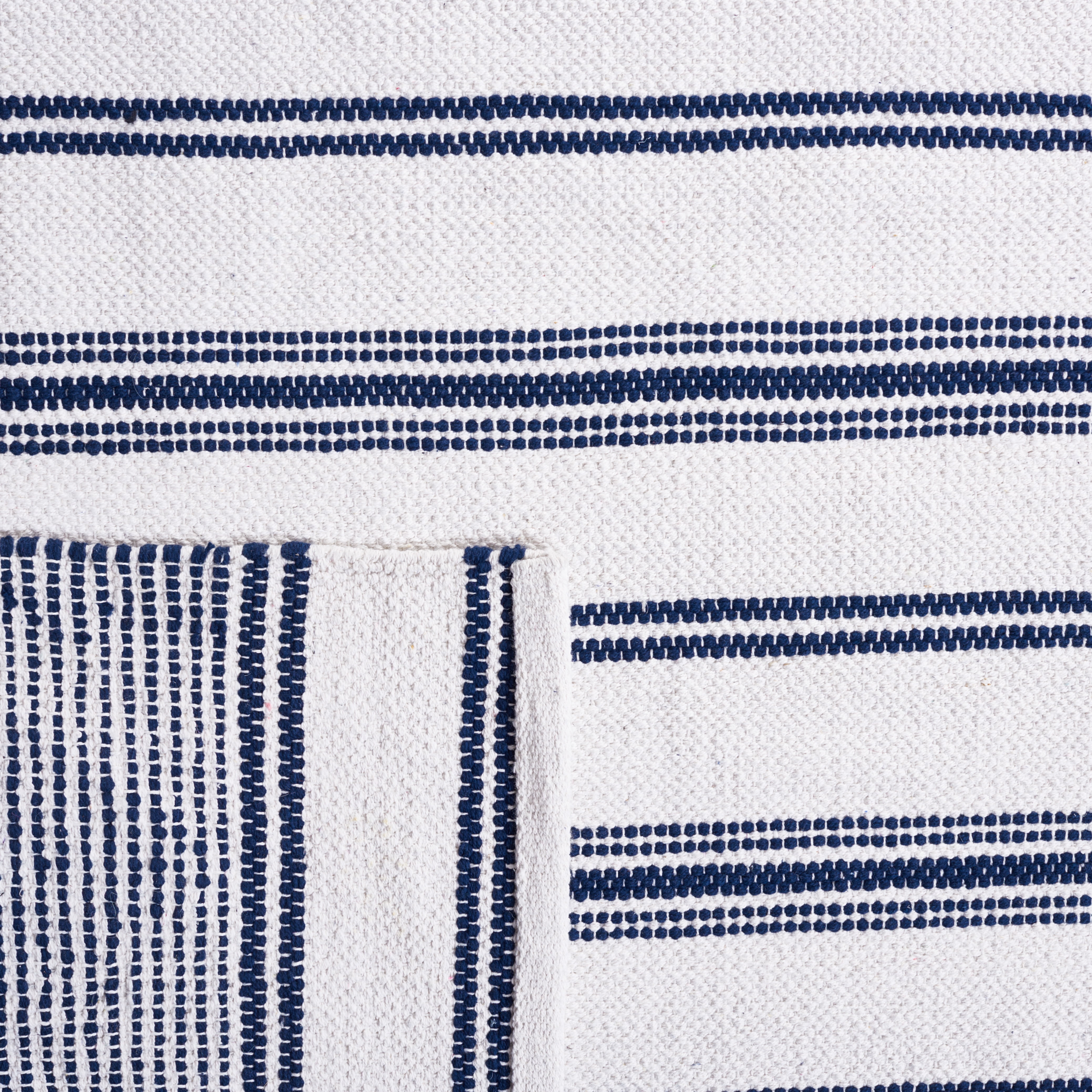 SAFAVIEH Montauk Foliage Striped Cotton Area Rug, Navy/Ivory, 8' x 10'