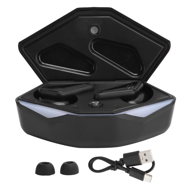 auriculares inalámbricos para juegos bluetooth 5.0 tws estéreo de baja latencia con estuche de carga — estuche de carga negro abierto con auriculares TWS negros alojados en cavidades, dos puntas de silicón de repuesto y cable micro‑USB frente al estuche; carcasa ABS mate, controles táctiles visibles, luces LED en el borde y diseño angular estilo gamer; también adecuados para llamadas y uso móvil en viajes.
