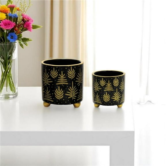 HomeRoots 634493 Black & Gold Ceramic Pot Planters - Set of 2