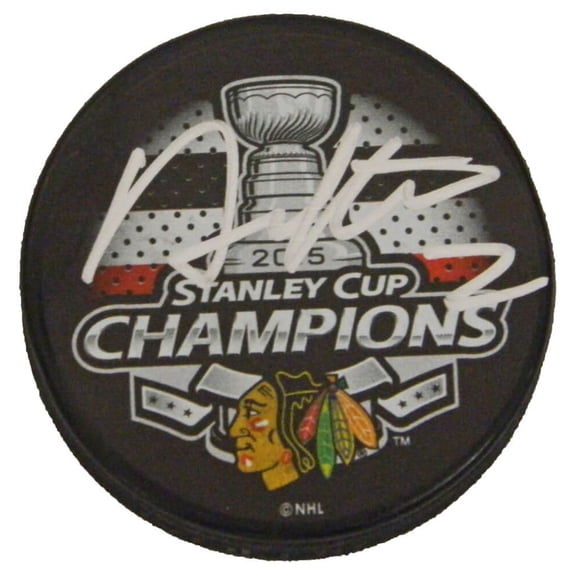 Duncan Keith Signed Chicago Blackhawks 2015 Stanley Cup Champs Logo Hockey Puck
