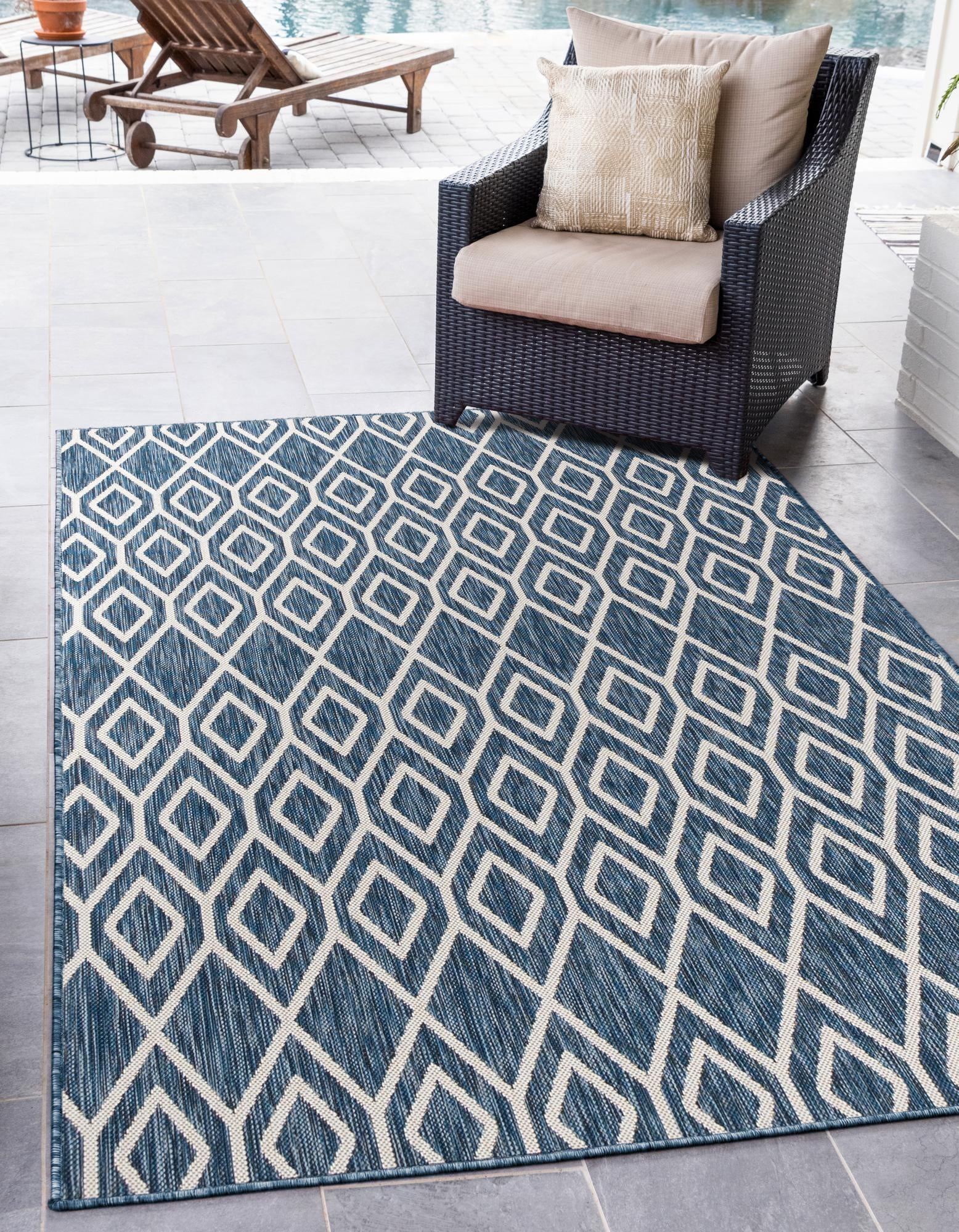 Blue Geometric 4' x 6' Reversible Outdoor Area Rug