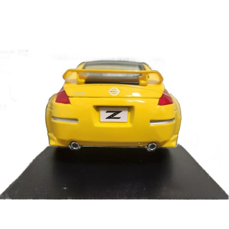 Maisto 2008 Nissan 350Z Nismo Custom w/ Carbon Fiber Hood Roof