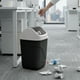 thumbnail image 5 of Cubo de basura cuadrado grande con tapa para oficina o baño. Papelera de plástico con control de olores. Ideal para espacios pequeños., 5 of 6