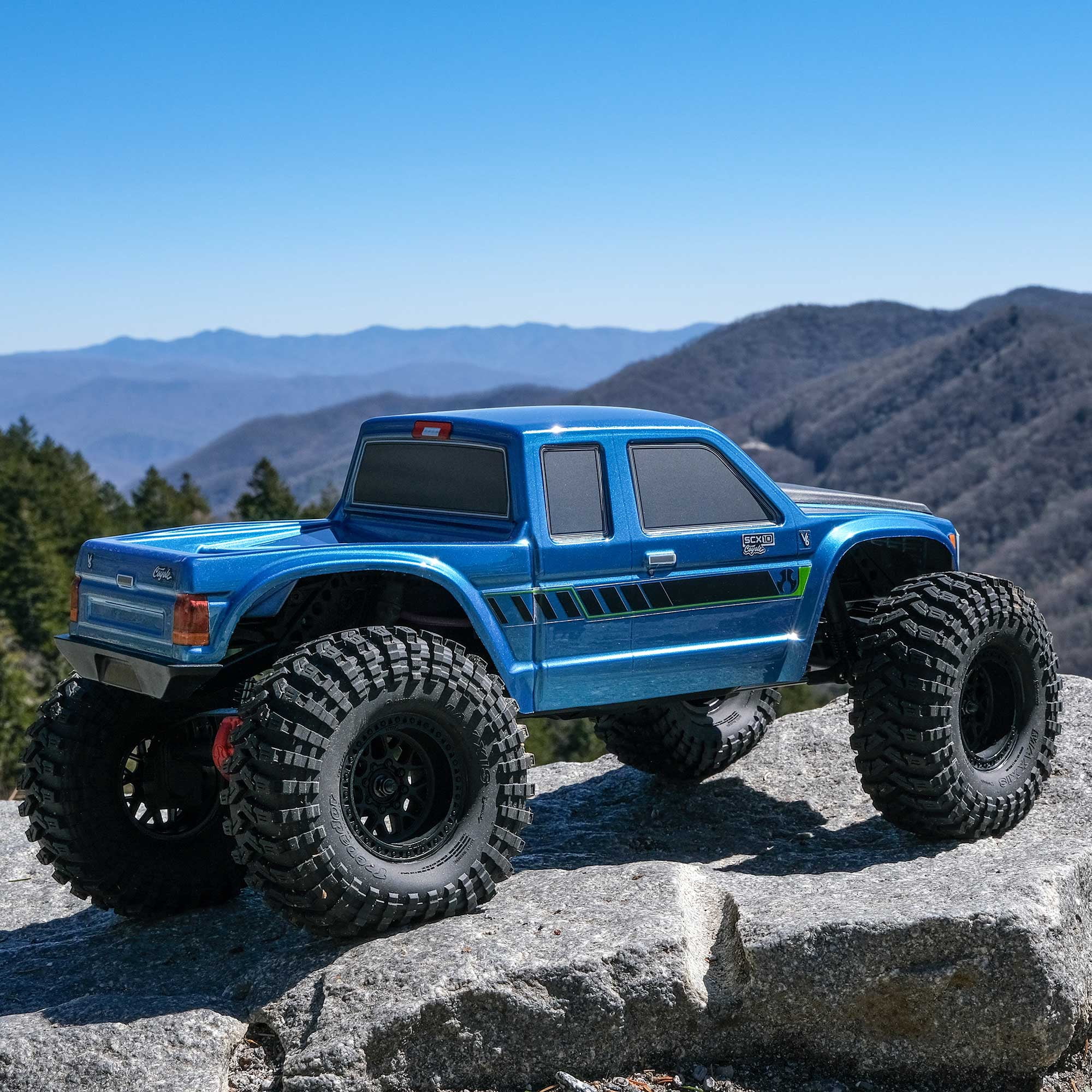 Axial 1/10 SCX10 III Coyote 4X4 RTR Brushed Rock Crawler Blue AXI-2036T2