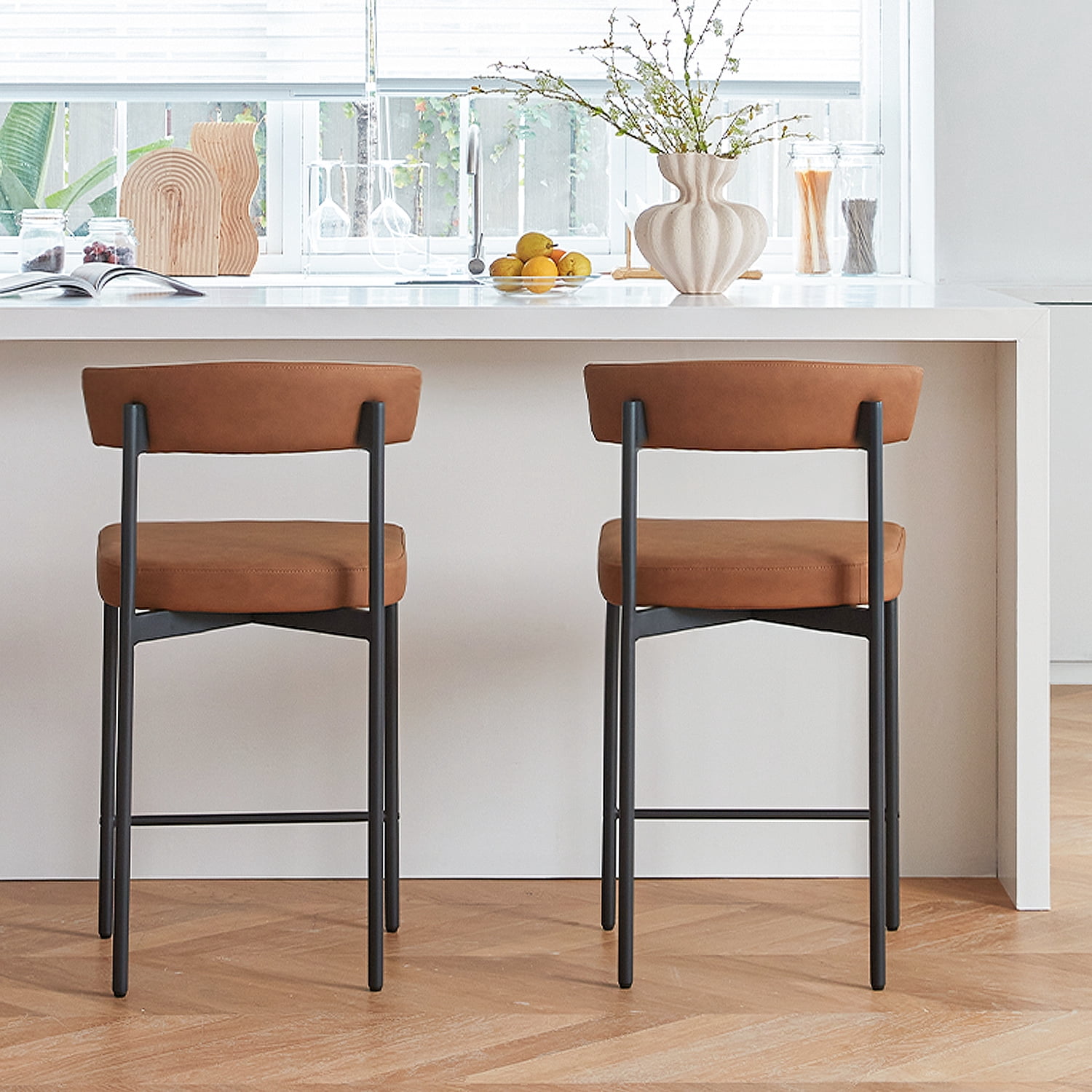 Brown Modern Bar Stools Set of 2, 24 Inch Faux Leather Counter Stools with Curved Backrest, Counter Height Bar Stool for Kitchen Island