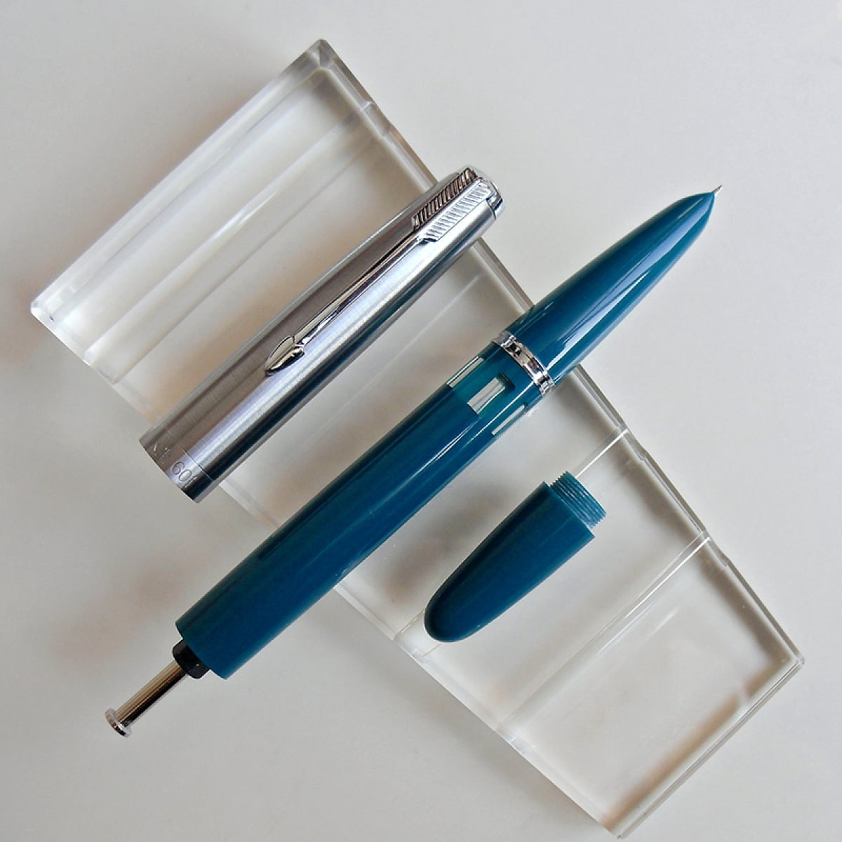1 x Fountain Pen , esin Body Steel Push Cap Vacumatic Fountain Pen F Nib 0.5MM With Ink Window
