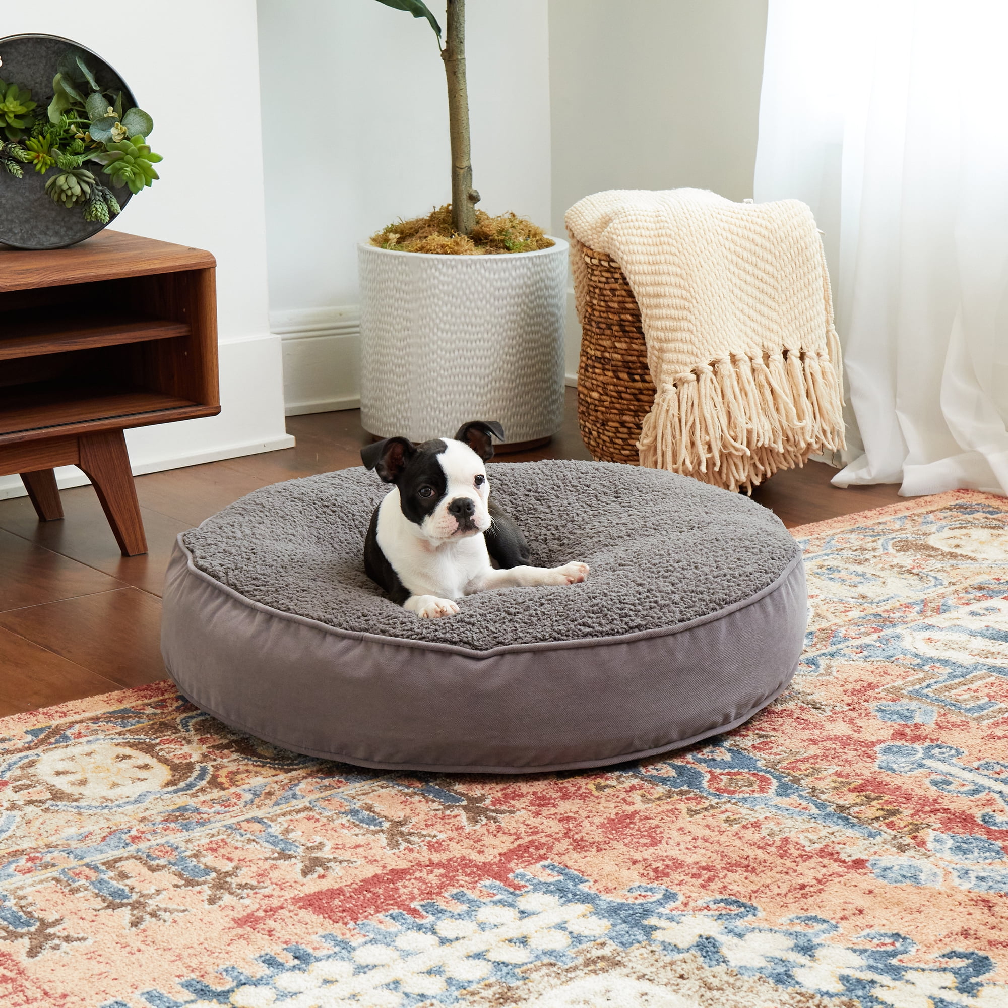 Happy Hounds Scout Sherpa Round Pillow Dog Bed, Gray, Small (30 x 30 in.)
