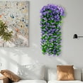 thumbnail image 3 of Flores artificiales colgantes, flores falsas, planta colgante, flor violeta, flores de primavera de seda sintética para pared, puerta, patio, jardín, boda, decoración al aire libre (morado), 3 of 5