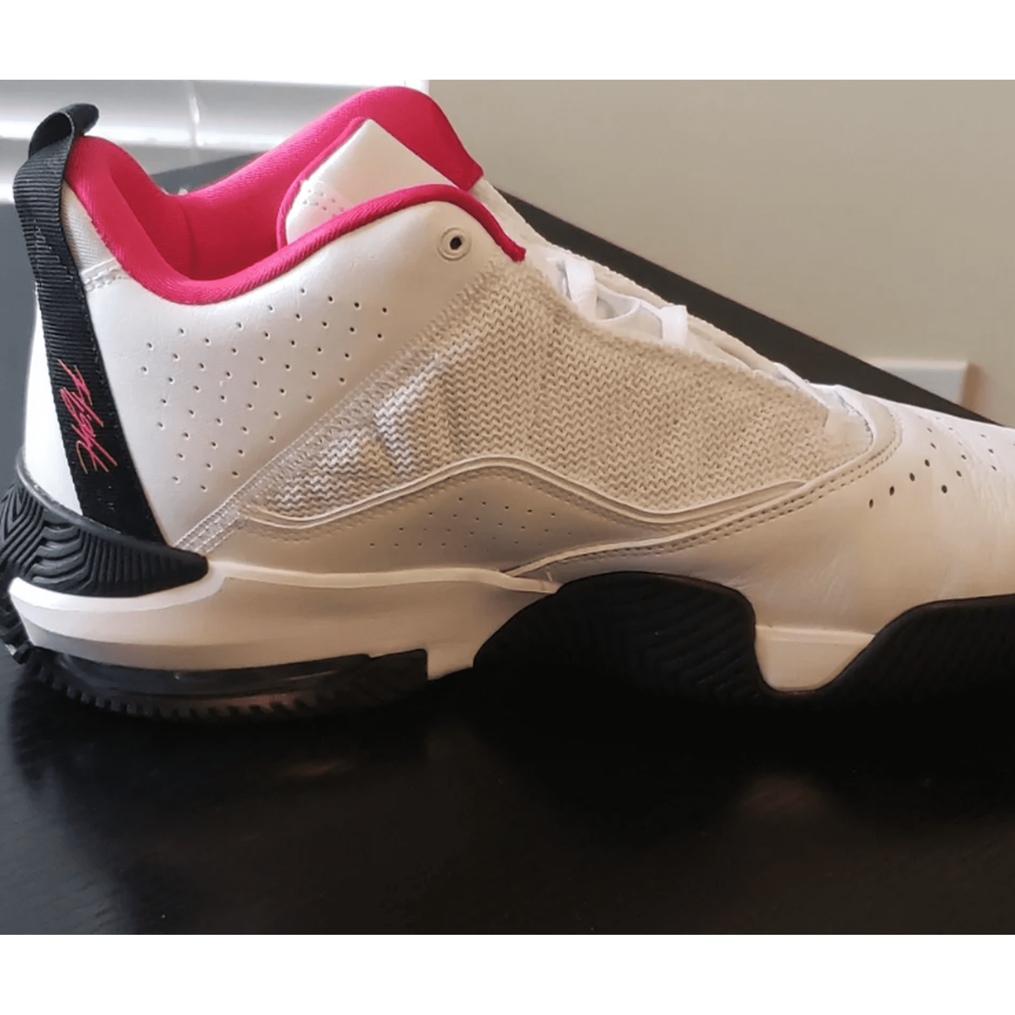 JORDAN STAY LOYAL
