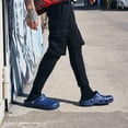 thumbnail image 2 of Zueco Baya de Shoes Crocs, unisex, azul marino, talla 6 para hombre/8 para mujer, 2 of 7
