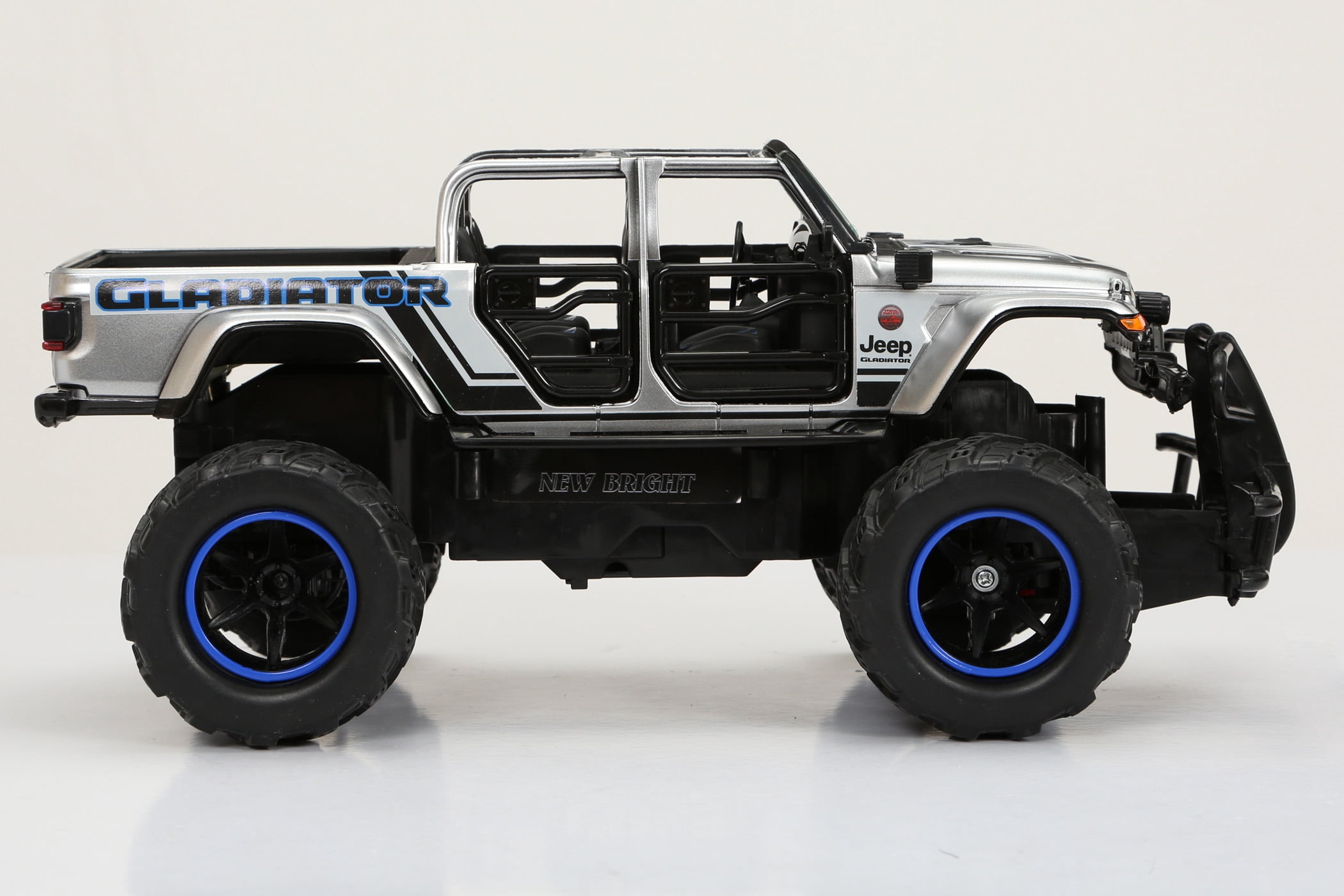 New Bright 1:14 Scale Remote Control Truck 2.4GHz USB Jeep Gladiator - White
