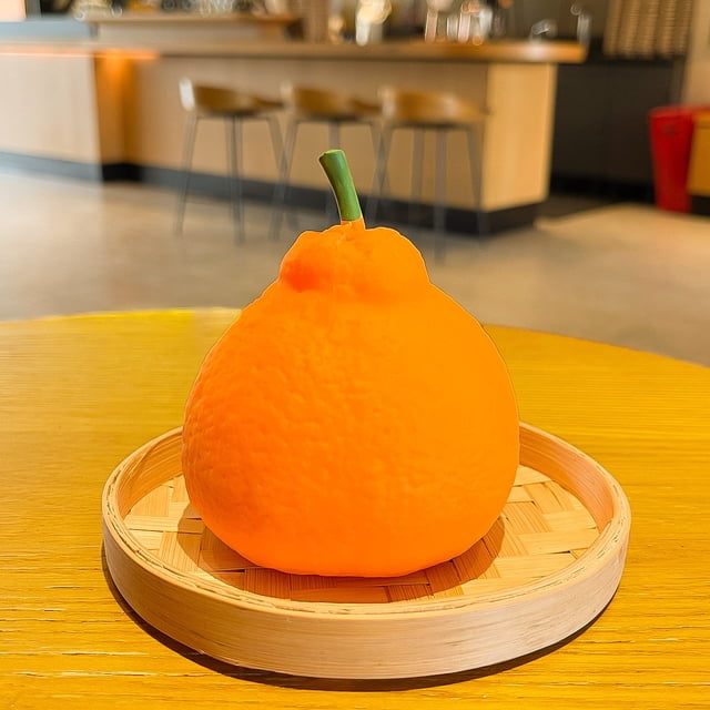 Juguete para exprimir el alivio del estrés de mandarina | Diseño realista de mandarina fea | Construcción de TPR suave | Alivio de la ansiedad | Fidget y Terapia Sensorial | Tamaño de bolsillo |