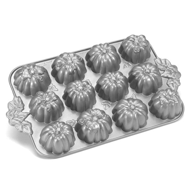Nordic Ware Platinum Bakeware Pumpkin Patch Cakelet Pan